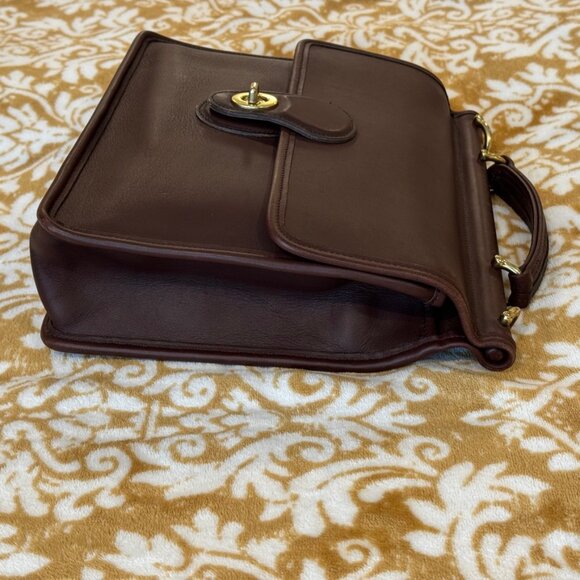 1990's Vintage Coach Willis Bag, Style P-9927, Mahogany - Picture 7 of 16